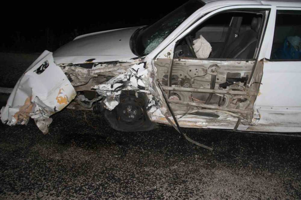 Konya’da can pazarı! 3 araç kazaya karıştı