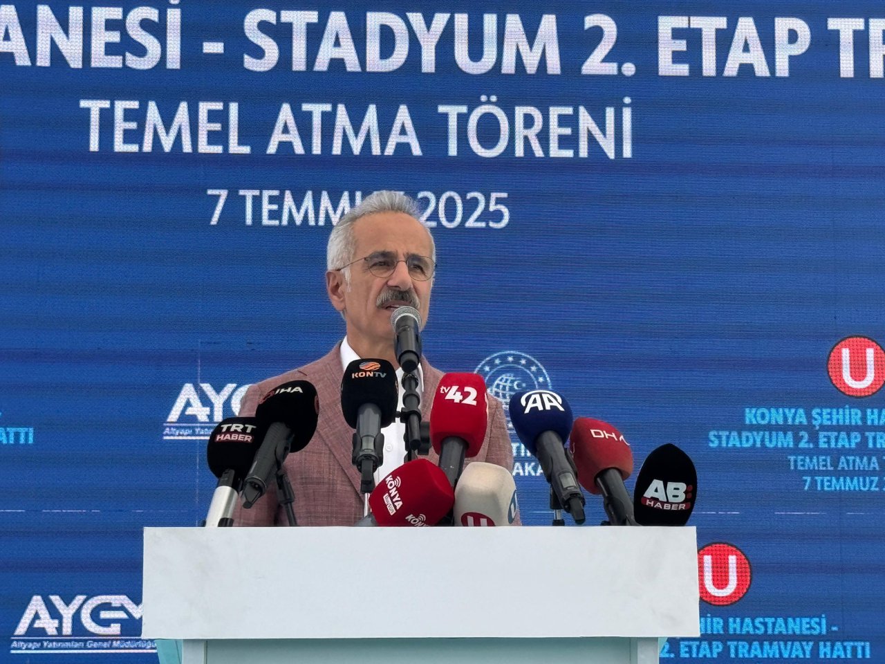 konya-stadyum-sehir-hastanesi-tramvay-hattinin-2-etap-temel-atma-toreni-5.jpeg