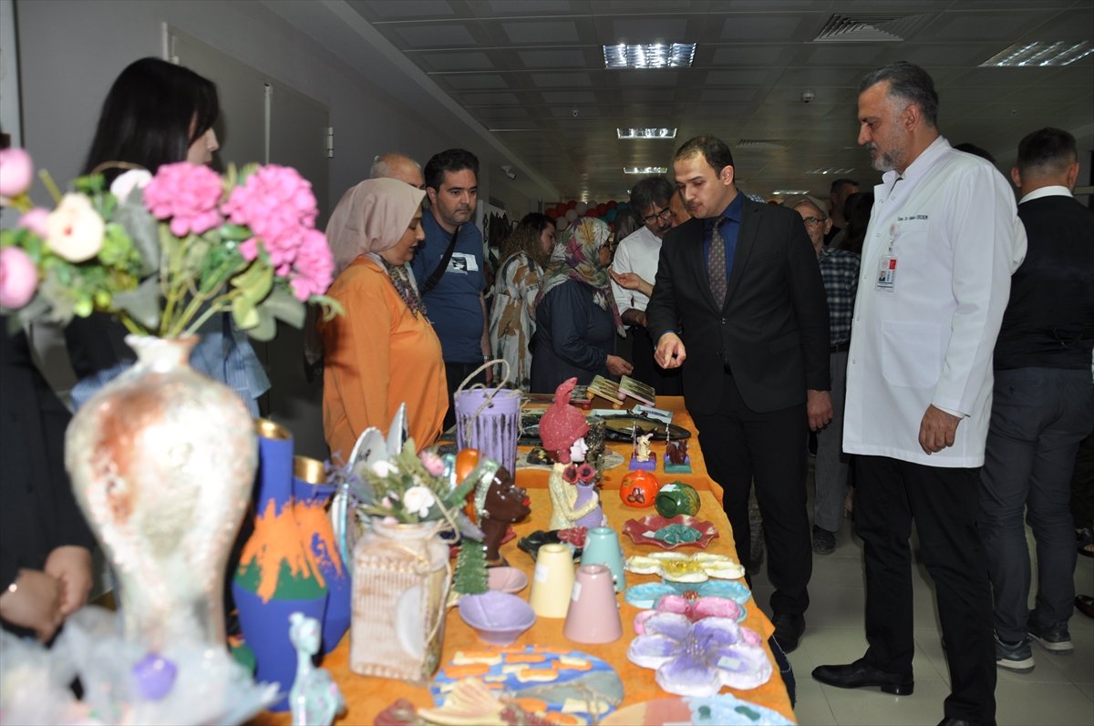 aksehir-devlet-hastanesinde-acilan-sergi-begeni-topladi.jpg