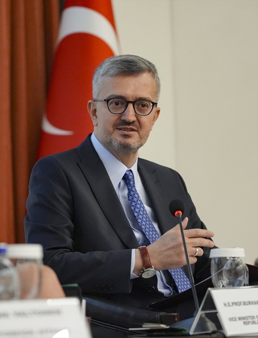 burhanettin-duran-1.jpg