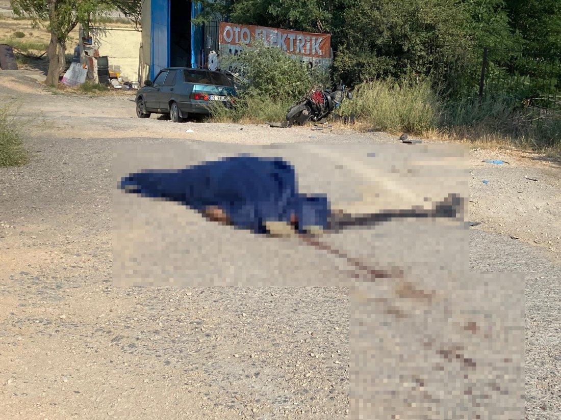 tofasla-carpisip-ikiye-katlanan-motosikletin-surucusu-hayatini-kaybetti-1.jpg