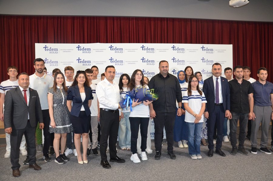 lgs-de-bir-turkiye-birincisi-de-tedem-kolejinden-3.jpg