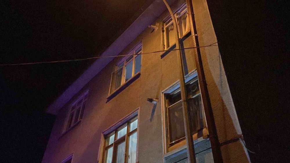 Konya’da merkezde olay... 3’üncü kattan düşen çocuk ağır yaralandı