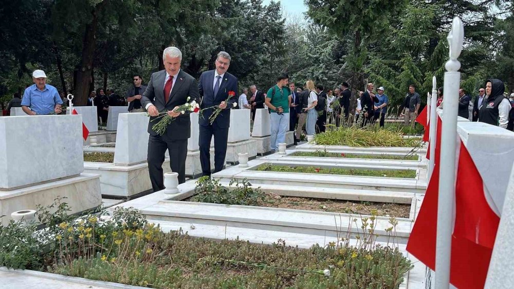 Konya’da 15 Temmuz etkinlikleri şehitlik ziyareti ile başladı
