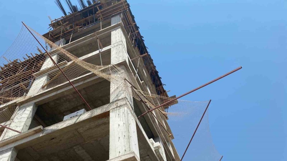 Çalıştığı inşaatın 8’inci katından düştü, kurtarılamadı