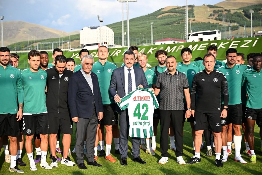 Konyalı vali, Konyaspor antrenmanını izledi