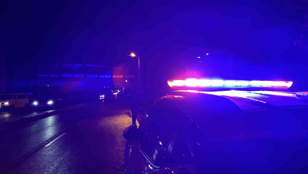 Konya’da düğünden çıkarak yolun karşısına geçmeye çalışan kadına otomobil çarptı! Durumu ağır