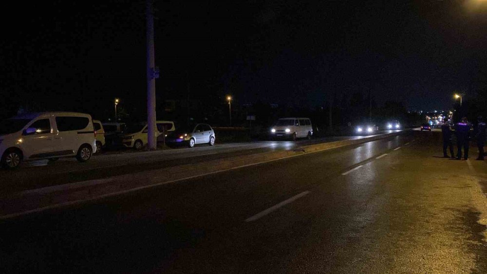 Konya’da düğünden çıkarak yolun karşısına geçmeye çalışan kadına otomobil çarptı! Durumu ağır