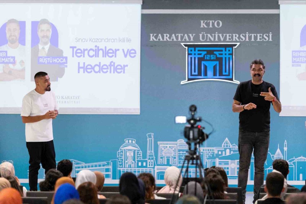 KTO Karatay Üniversitesi üniversite adaylarının yanında
