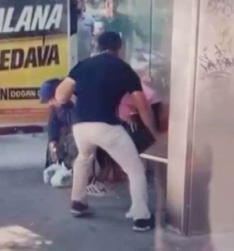 Komşusunun kızını otobüs durağında tornavida ile yaraladı