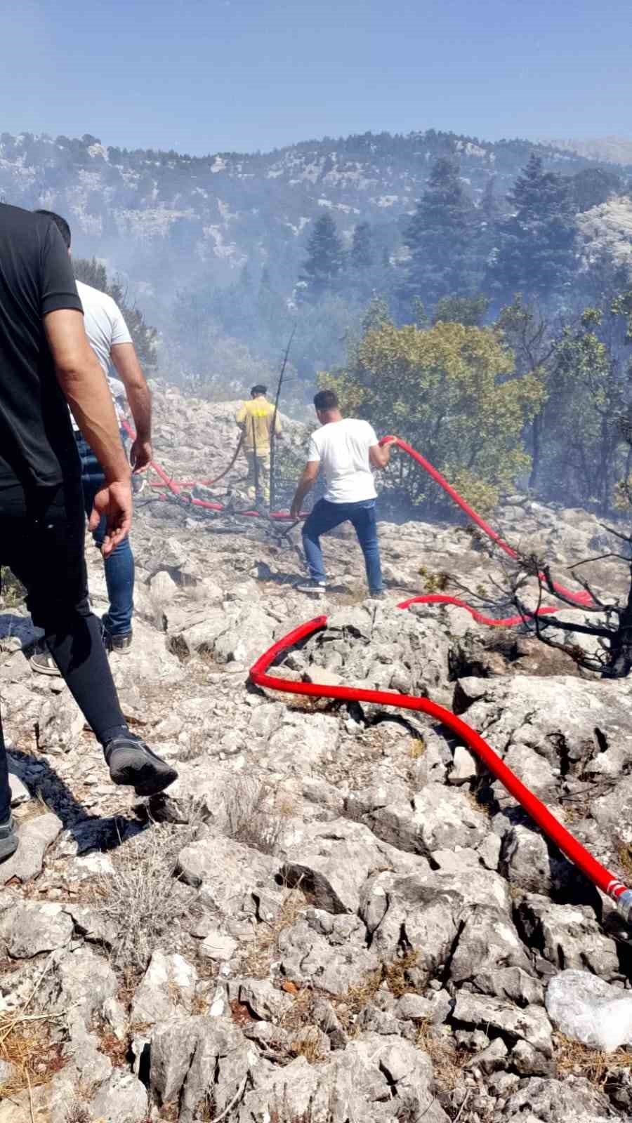 Konya'da çöplükte başlayan yangın ormana sıçradı