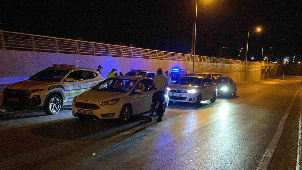 Konya'da alkollü çevirmeye girdi, ehliyeti gidince depremleri önceden bildiğini söyledi