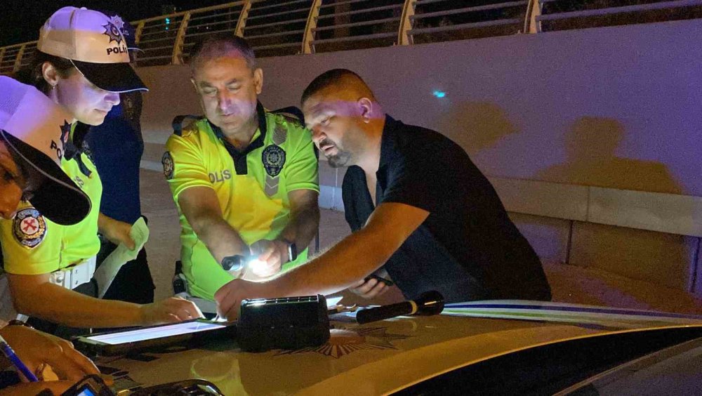 Konya'da alkollü çevirmeye girdi, ehliyeti gidince depremleri önceden bildiğini söyledi