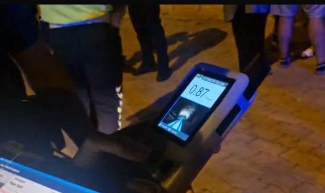 Konya'da polisten kaçan ehliyetsiz alkollü sürücünün yakınları gazetecilere saldırdı