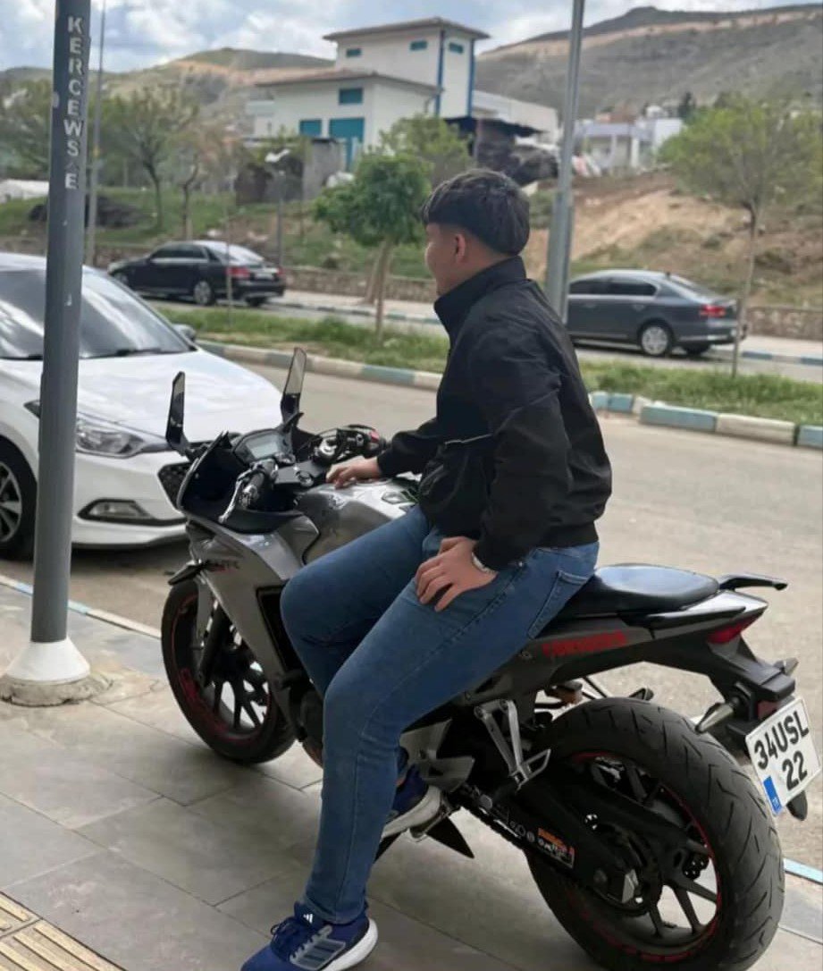 Bacağı kopan motosiklet sürücüsü öldü