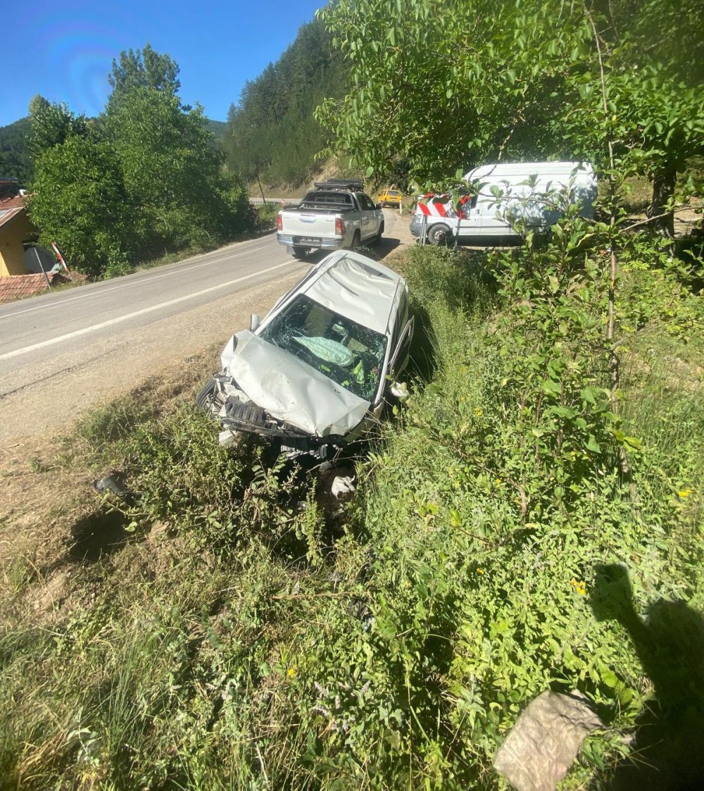 Virajı alamayan otomobil şarampolde takla attı: 1 ölü