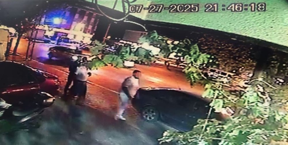 Konya'da yola fırlayan çocuğa iki otomobil çarptı