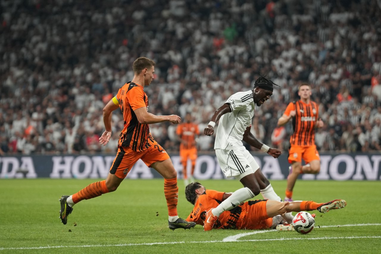 besiktas-shakhtar-donetsk-karsisinda-yarin-tur-icin-mucadele-edecek.jpg