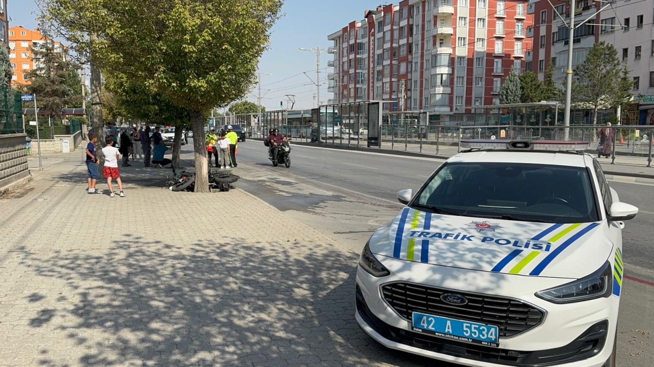 motosiklet-bisiklete-ve-agaca-carpti-2-olu-4.jpg