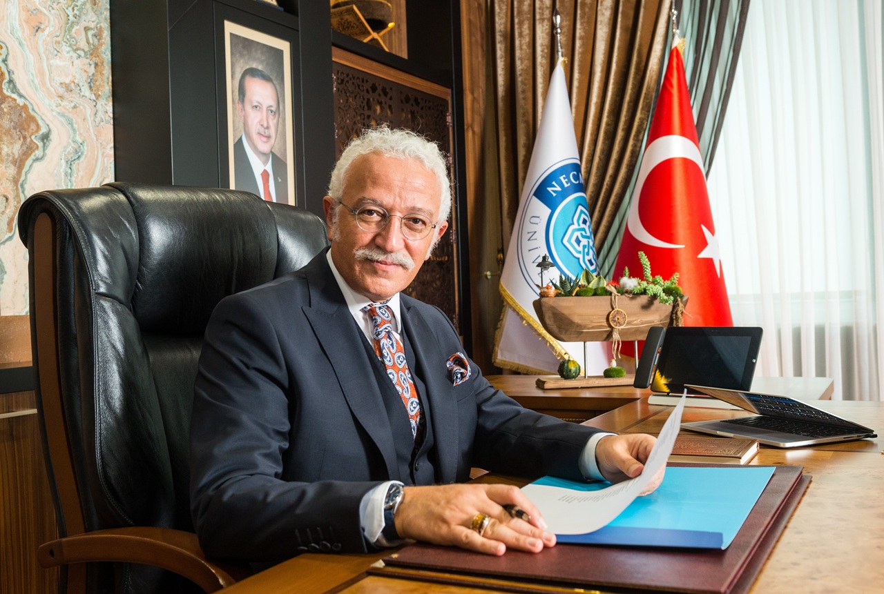 neu-rektoru-prof-dr-cem-zorlu.jpg