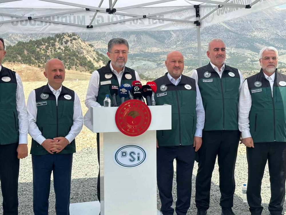 Bakan Yumaklı: "Türkiye olarak su stresi çeken ülkeler kategorisindeyiz"