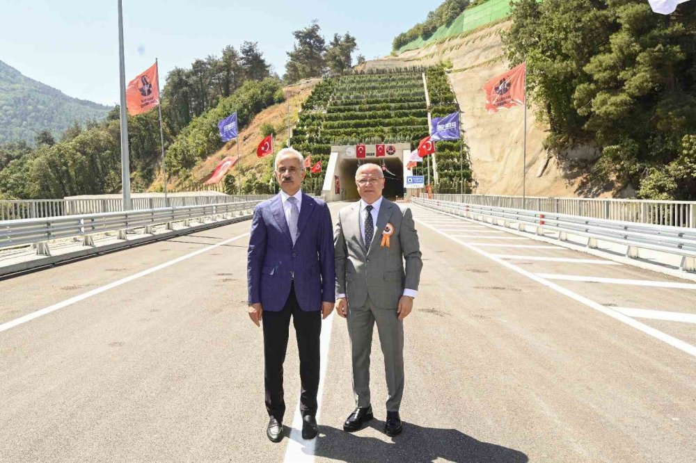 Bursa’ya ulaşımda büyük hamle! Hızlı tren ve metro için tarih verildi