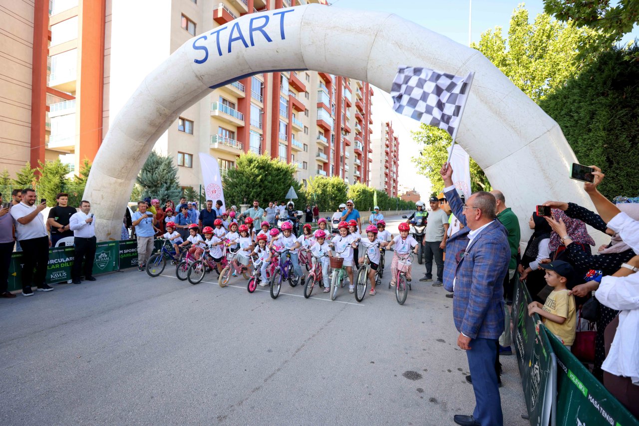 duz-bisiklet-yarislari-meram-3.jpg