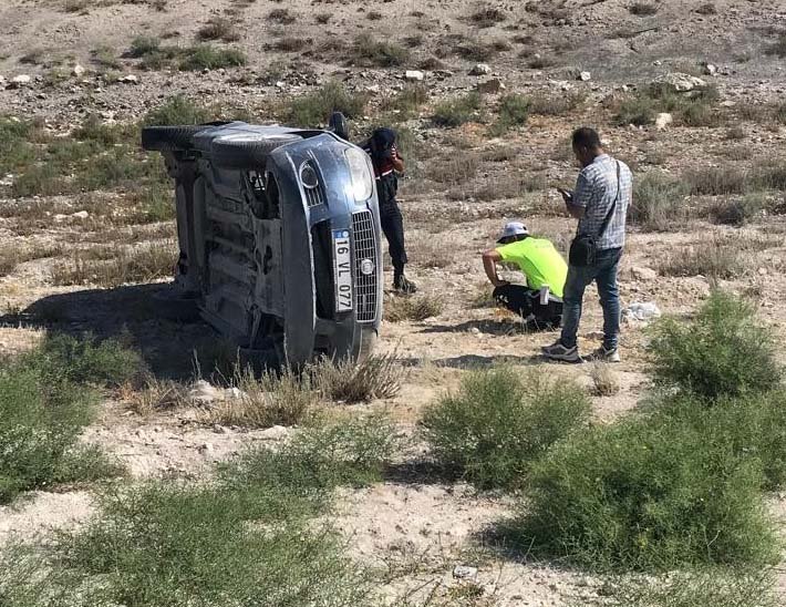 Konya'da otomobil takla attı; aynı aileden 5 yaralı var