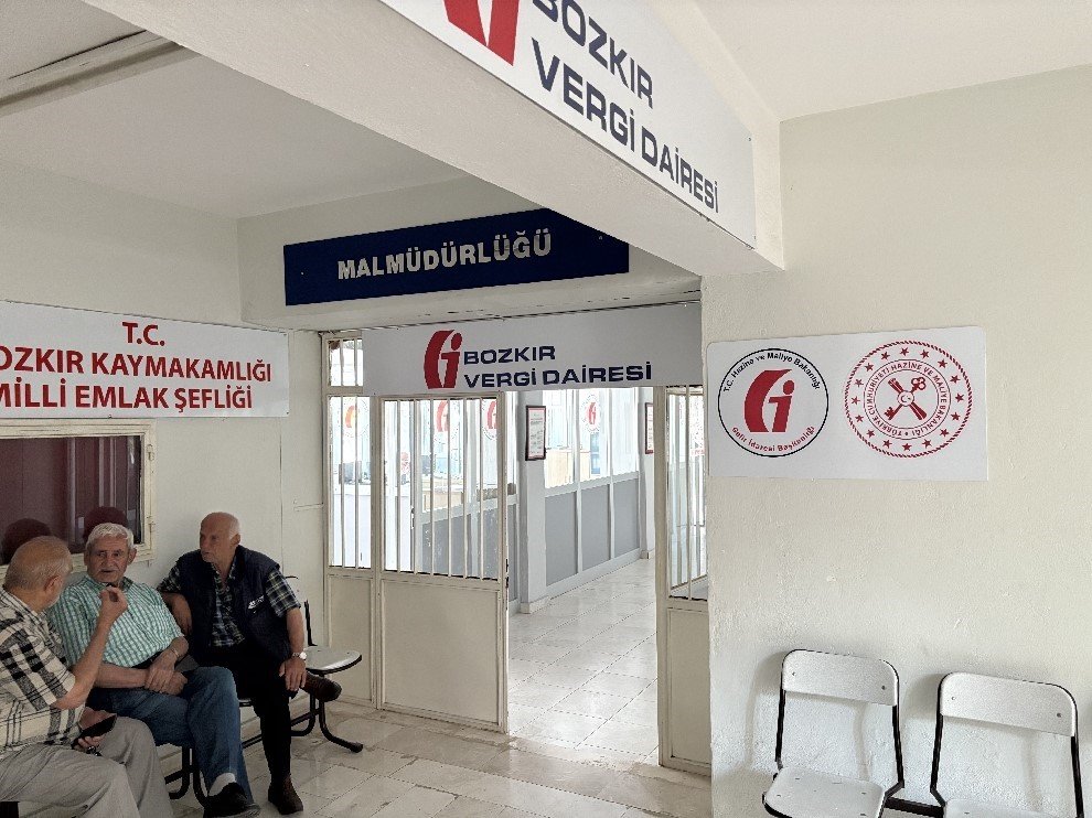 Konya'nın ilçesinde Mal Müdürlüğü kapatıldı, yerine Vergi Dairesi Müdürlüğü kuruldu