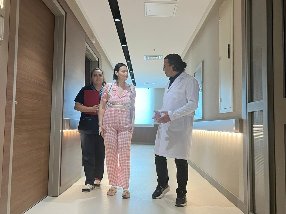 Okul çantası skolyoza neden oldu, 3 ameliyat geçirdi