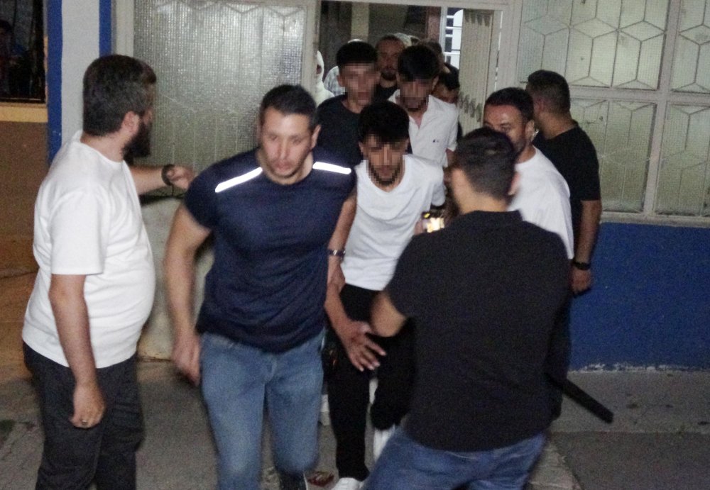 Bıçaklı kavga; 2 kardeşten 1'i öldü