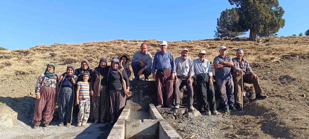 Konya'da köy halkı susuzluğa çare buldu!