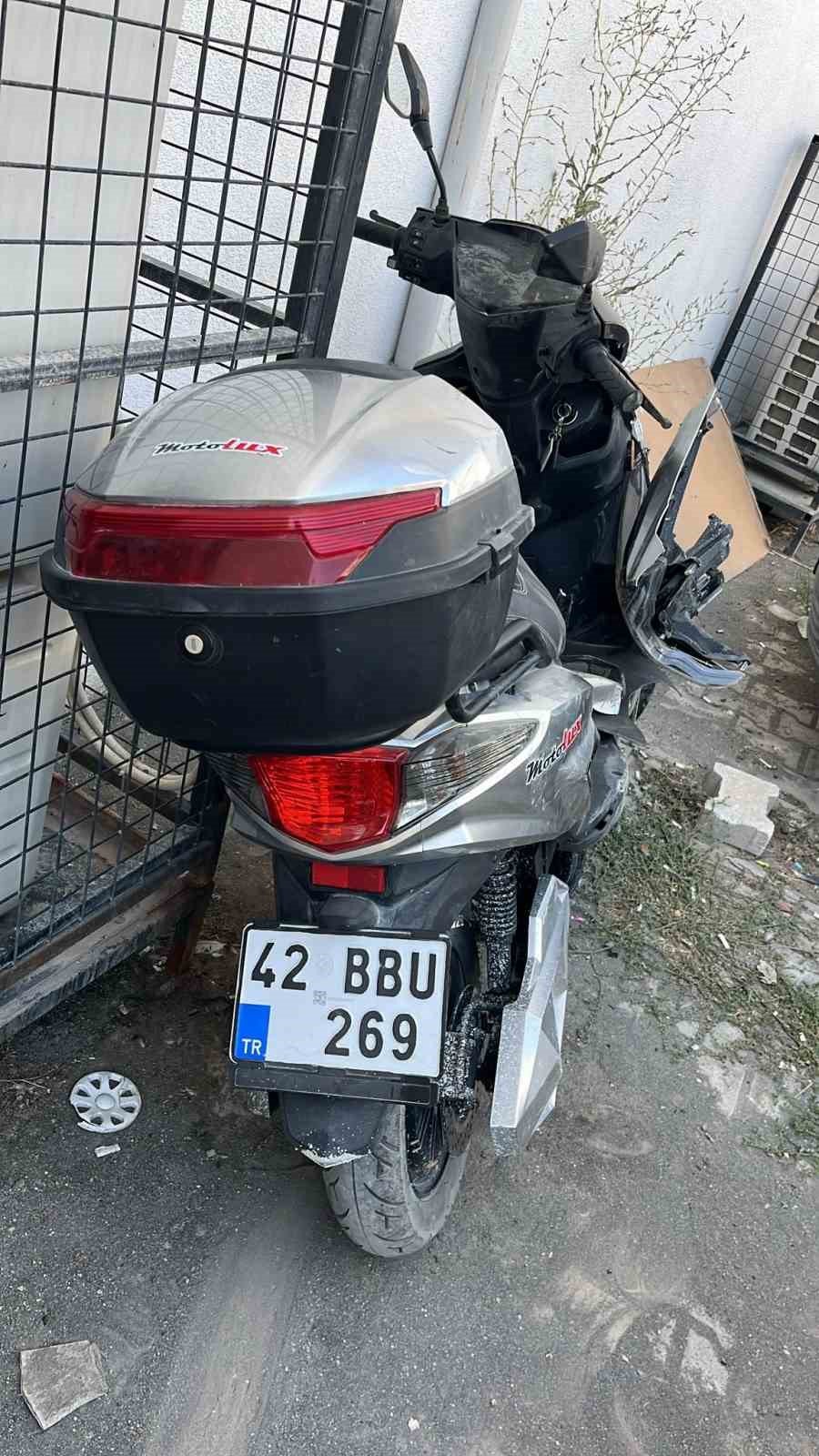 Konya’da motosiklet minibüsle çarpıştı