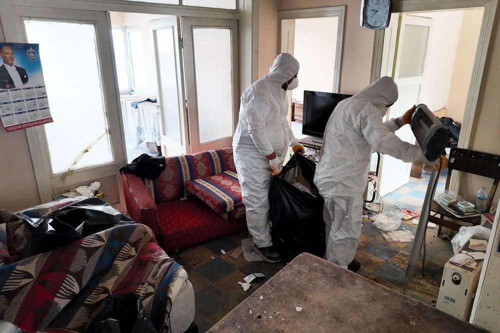 Evden 550 kilo plastik şişe çıktı