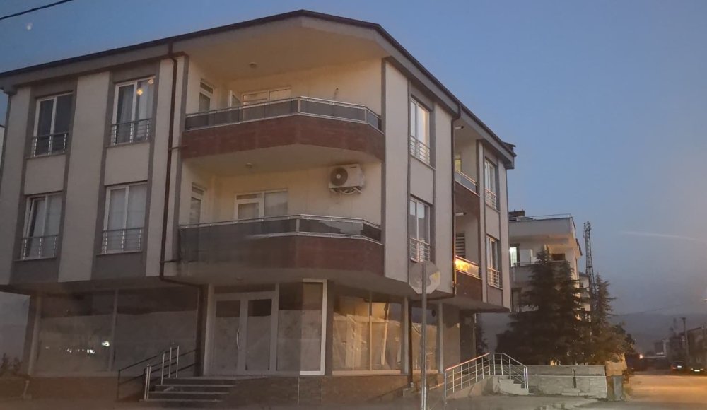 1.5 yaşındaki çocuk balkondan düştü!