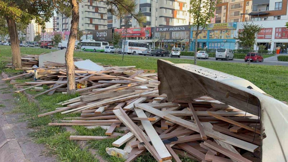 Arkadan çarptığı kamyoneti devirdi: 4 yaralı