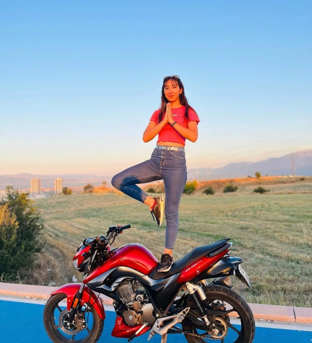Motosiklet tutkunu genç kız hayatını kaybetti