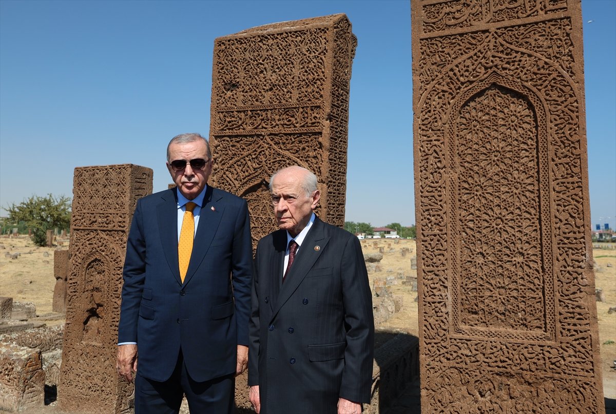cumhurbaskani-recep-tayyip-erdogan-devlet-bahceli.jpg
