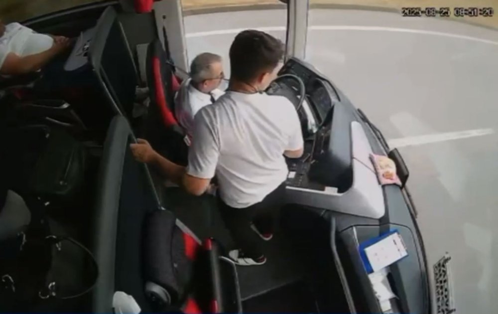 Yolcu otobüsünün çarptığı, 2 kişinin öldüğü kazanın yeni görüntüleri ortaya çıktı