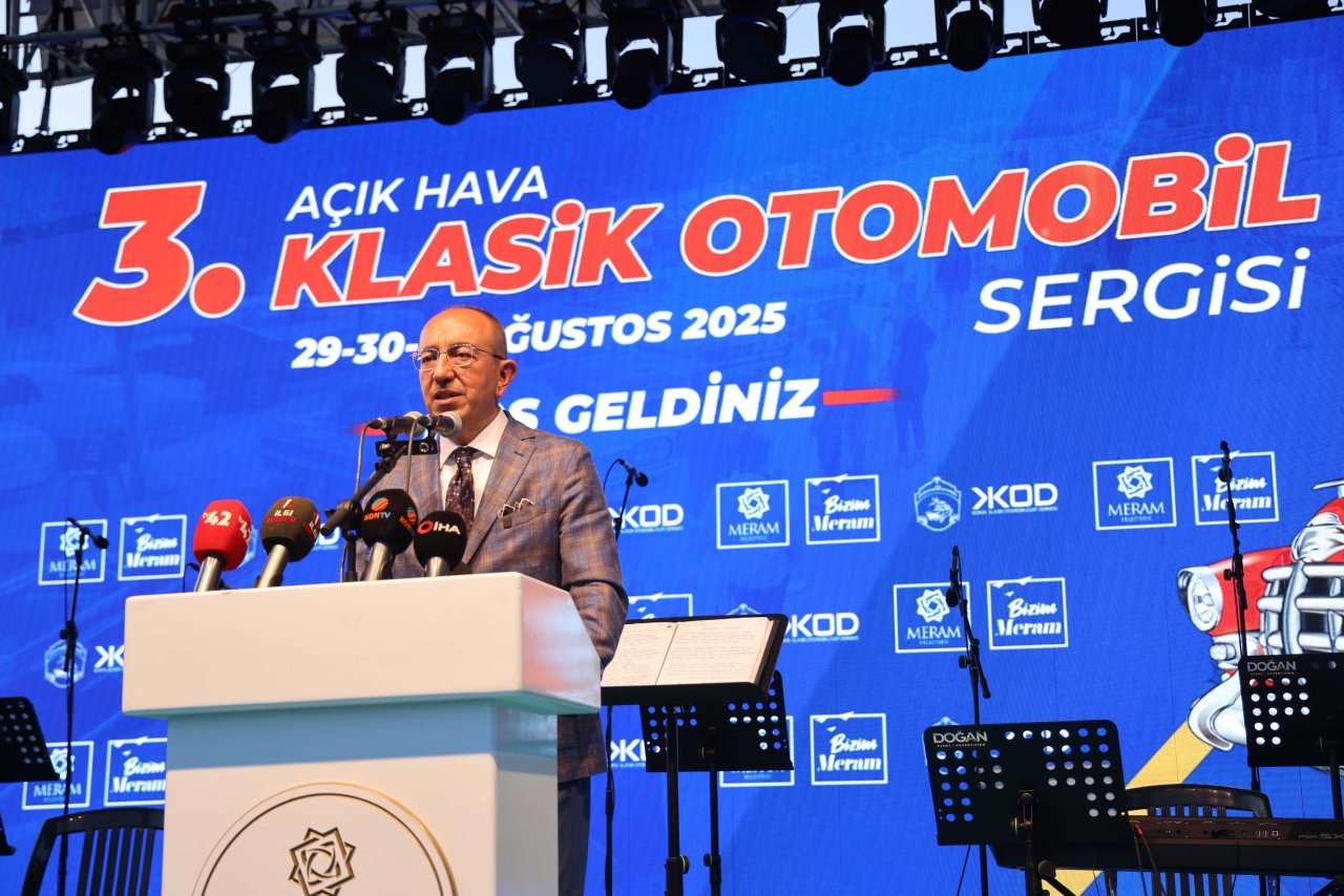 acik-hava-klasik-otomobil-sergisi-konya-5.jpg