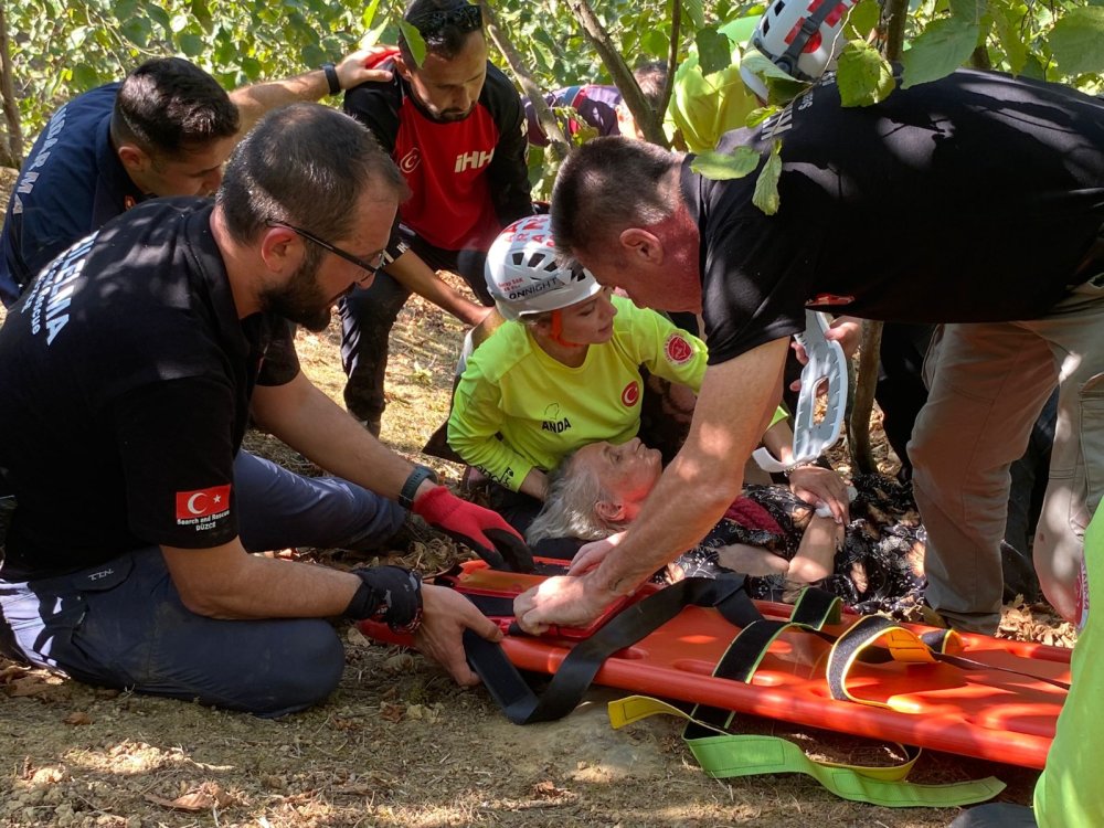 Kaybolan 81 yaşındaki kadın, 53 saat sonra yarı baygın bulundu
