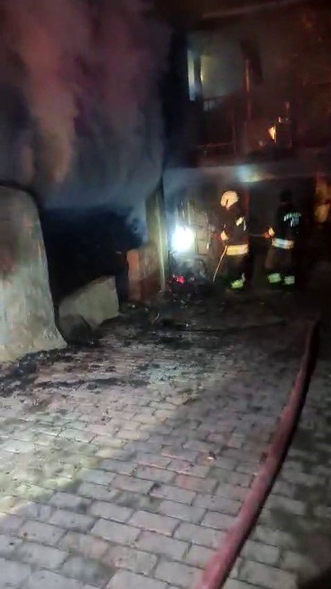 Konya'da korkutan ev yangını