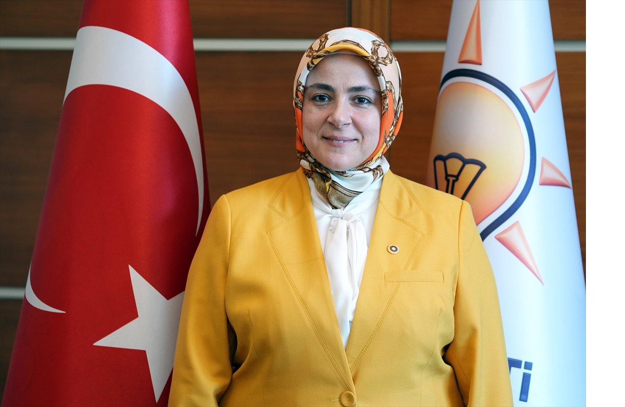 ak-parti-genel-merkez-kadin-kollari-baskani-tugba-isik-ercan.jpg