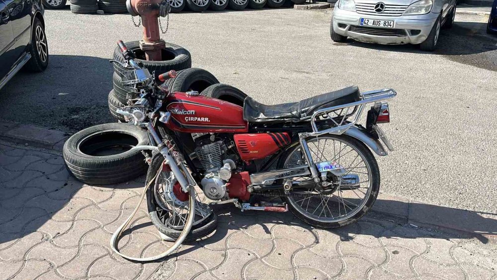 Konya'da motosiklet ile ticari araç çarpıştı: 1 yaralı