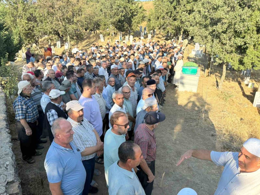 Kazada hayatını kaybeden genç adam toprağa verildi