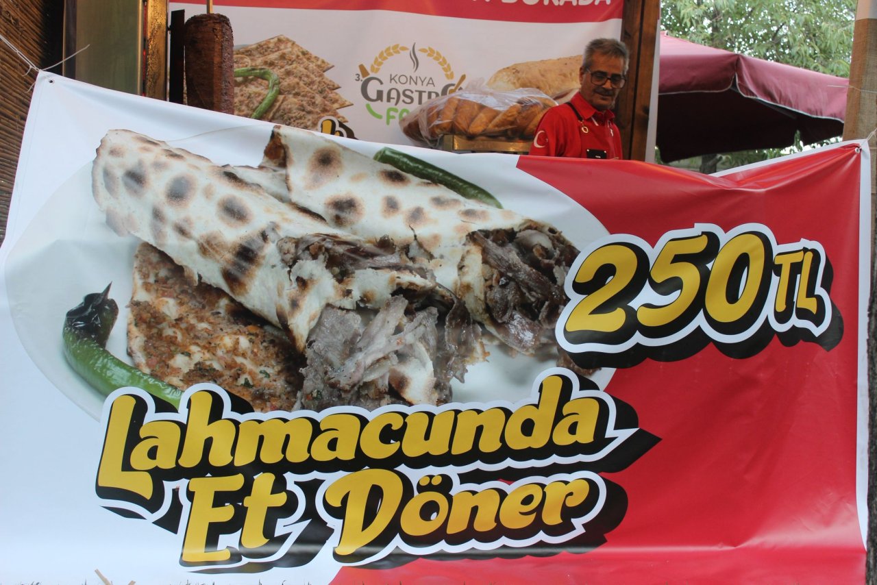 konyada-bunu-da-yaptilar-lahmacun-arasi-doner-bakin-kac-lira-3.jpg