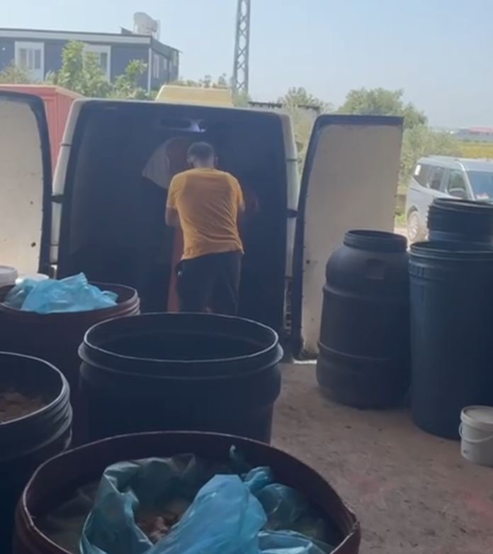 Salça denetimi... 6 ton domates posası imha edildi