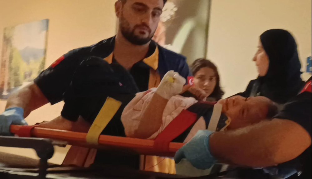 1’inci kattaki balkondan düşen 2 yaşındaki çocuk yaralandı