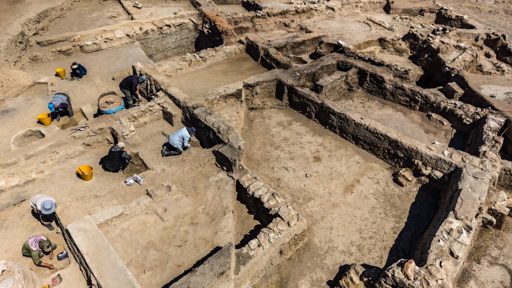 Konya'da bebekleri gömüp yetişkinleri yakmışlar!