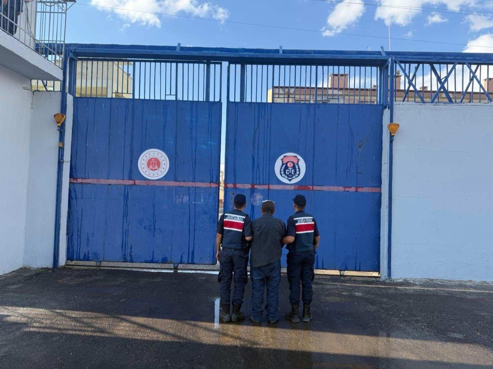 İki kardeşi öldüren baba ve oğlu tutuklandı